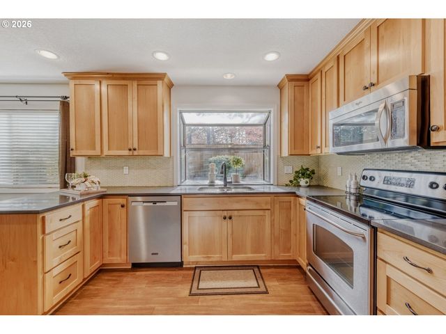 14770 Sw FOREST Dr, Beaverton, OR 97007