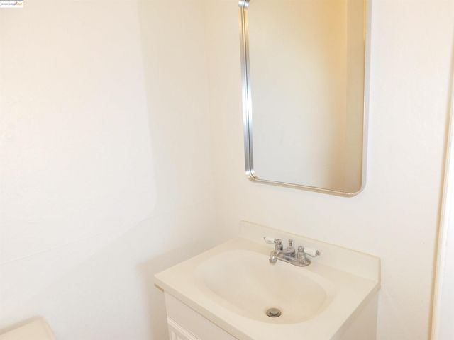 3411 Del Monte Way, San Leandro, CA 94578