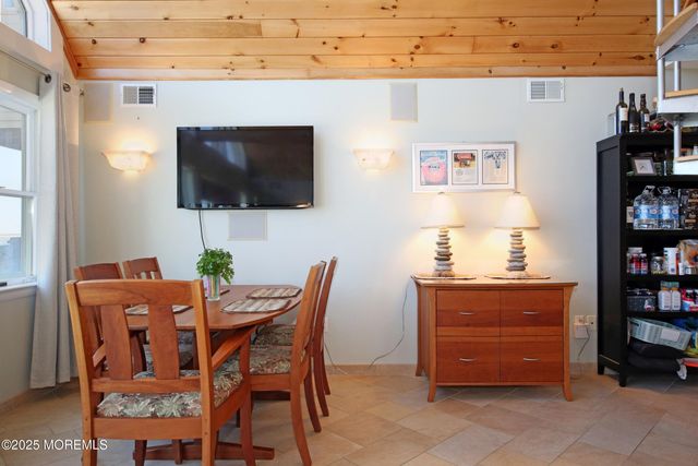 75 Gravelly Point Road, Highlands, NJ 07732