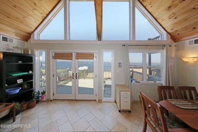 75 Gravelly Point Road, Highlands, NJ 07732