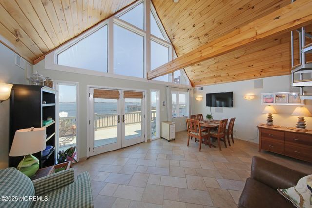 75 Gravelly Point Road, Highlands, NJ 07732