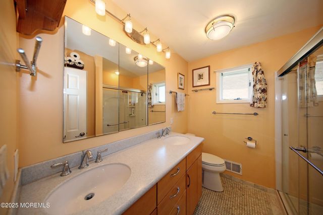 75 Gravelly Point Road, Highlands, NJ 07732