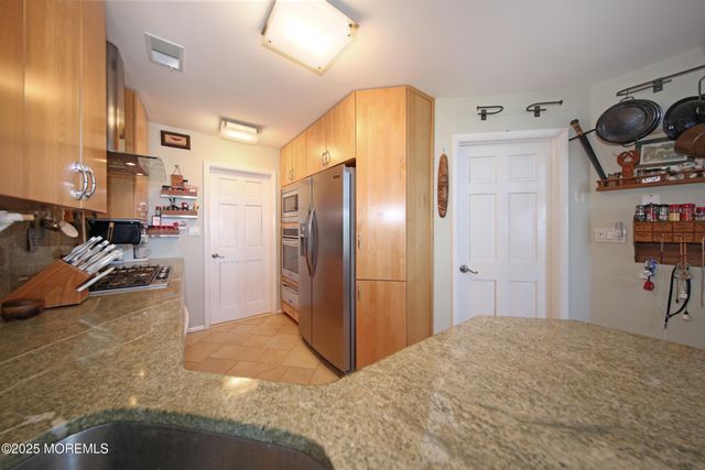 75 Gravelly Point Road, Highlands, NJ 07732