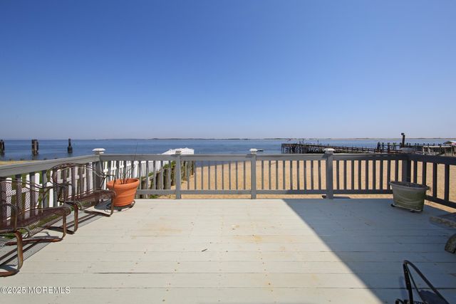 75 Gravelly Point Road, Highlands, NJ 07732
