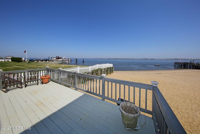75 Gravelly Point Road, Highlands, NJ 07732