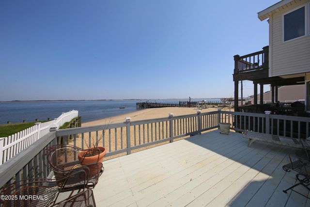 75 Gravelly Point Road, Highlands, NJ 07732