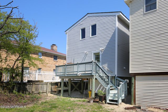 75 Gravelly Point Road, Highlands, NJ 07732