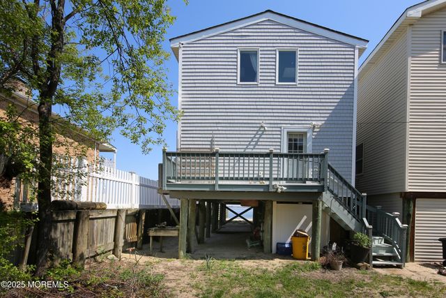 75 Gravelly Point Road, Highlands, NJ 07732