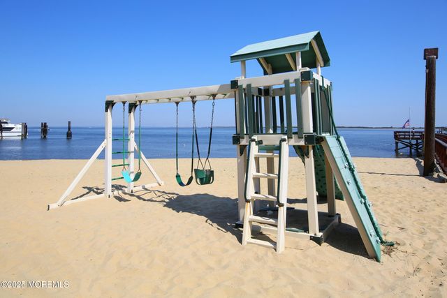 75 Gravelly Point Road, Highlands, NJ 07732