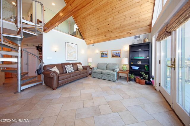75 Gravelly Point Road, Highlands, NJ 07732