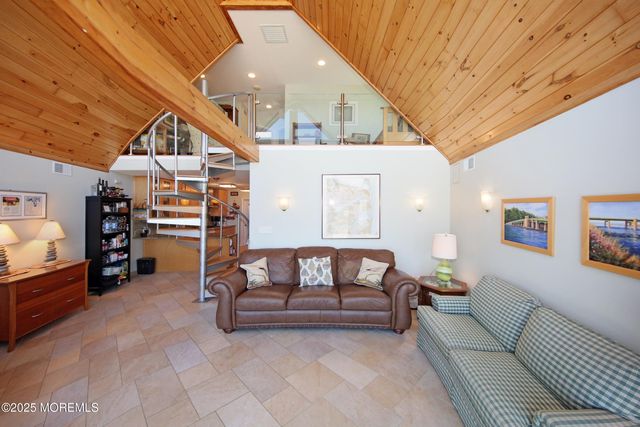 75 Gravelly Point Road, Highlands, NJ 07732