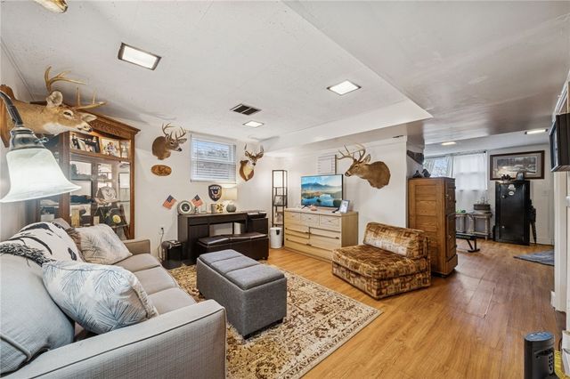 124 Victoria Drive, Avalon, PA 15202