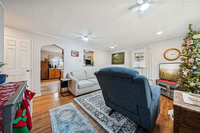 124 Victoria Drive, Avalon, PA 15202