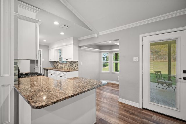 710 W Harwood Road, Euless, TX 76039