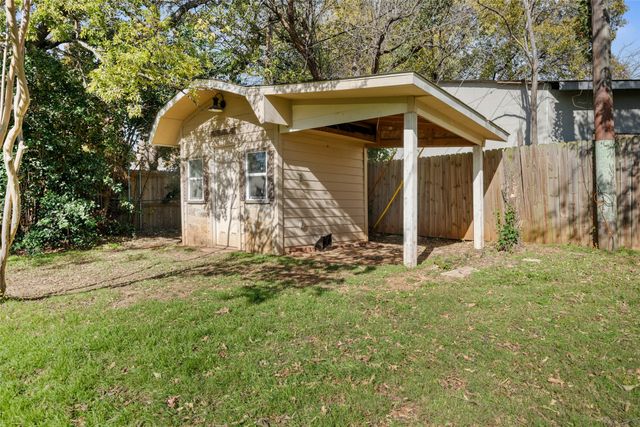 710 W Harwood Road, Euless, TX 76039