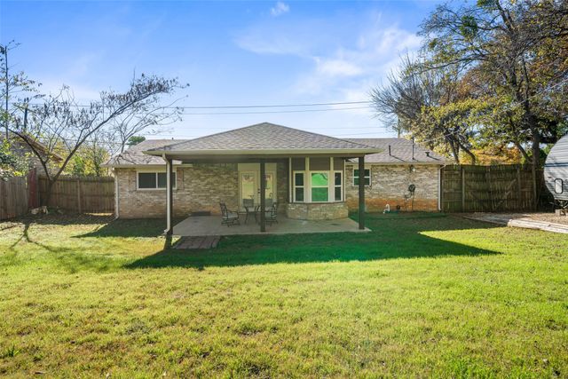 710 W Harwood Road, Euless, TX 76039