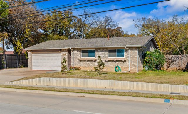 710 W Harwood Road, Euless, TX 76039
