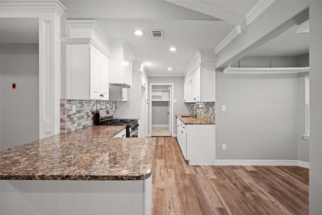 710 W Harwood Road, Euless, TX 76039