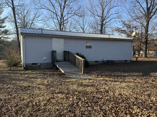 213 Alps Dr, Hohenwald, TN 38462