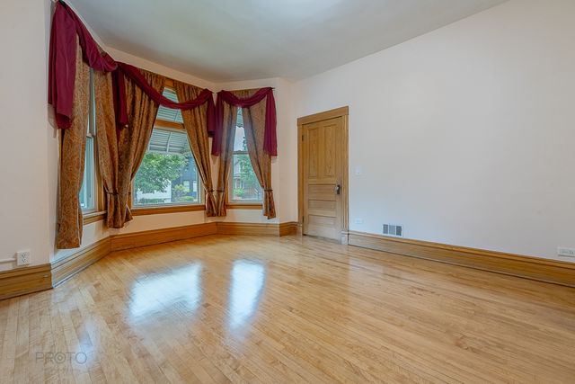 3821 N Whipple Street 2, Chicago, IL 60618