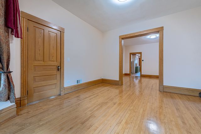 3821 N Whipple Street 2, Chicago, IL 60618