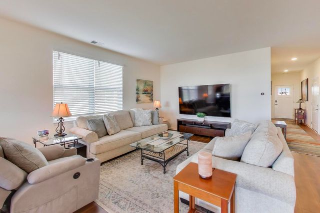 2355 Cannon Drive, Pingree Grove, IL 60140