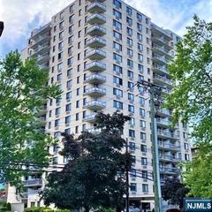 307 Prospect Avenue 9D, Hackensack, NJ 07601