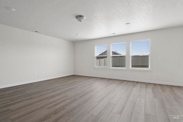 7807 E Meriwether Dr, Nampa, ID 83687