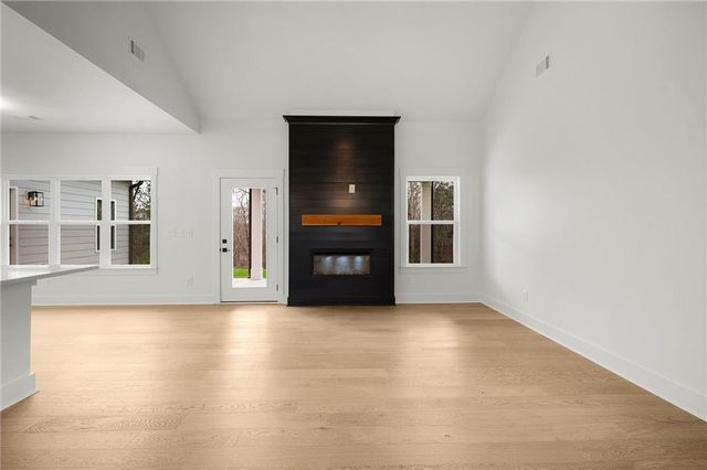 681 Campbell SE Trail, White, GA 30184