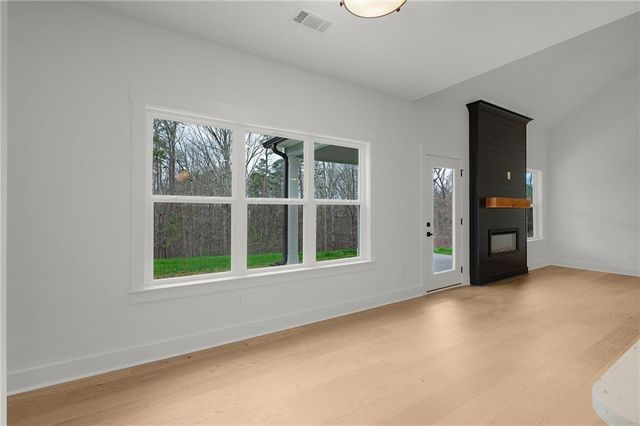 681 Campbell SE Trail, White, GA 30184