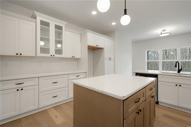 681 Campbell SE Trail, White, GA 30184