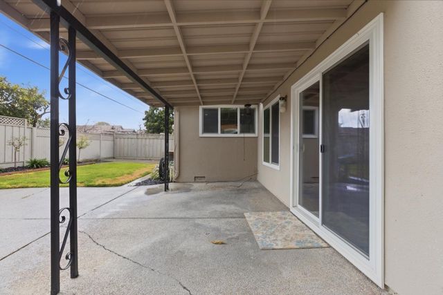 2898 Barkley Avenue, Santa Clara, CA 95051