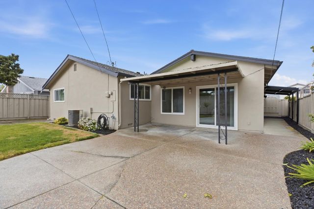 2898 Barkley Avenue, Santa Clara, CA 95051