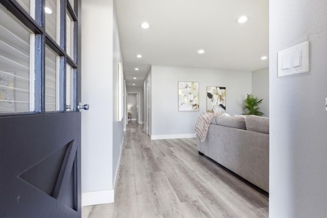 2898 Barkley Avenue, Santa Clara, CA 95051