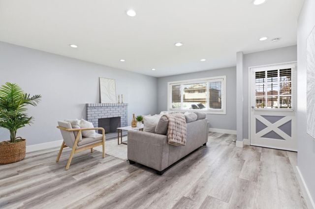 2898 Barkley Avenue, Santa Clara, CA 95051