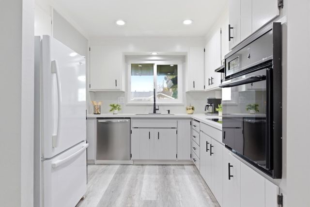 2898 Barkley Avenue, Santa Clara, CA 95051