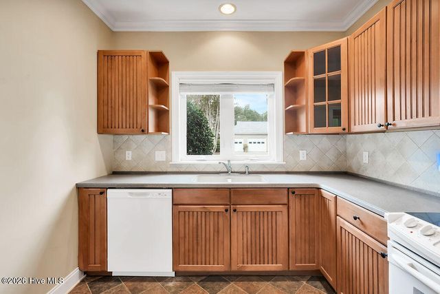4416 Willow Moss Way, Southport, NC 28461