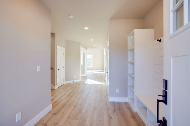 4419 Moore Ln, Culleoka, TN 38451