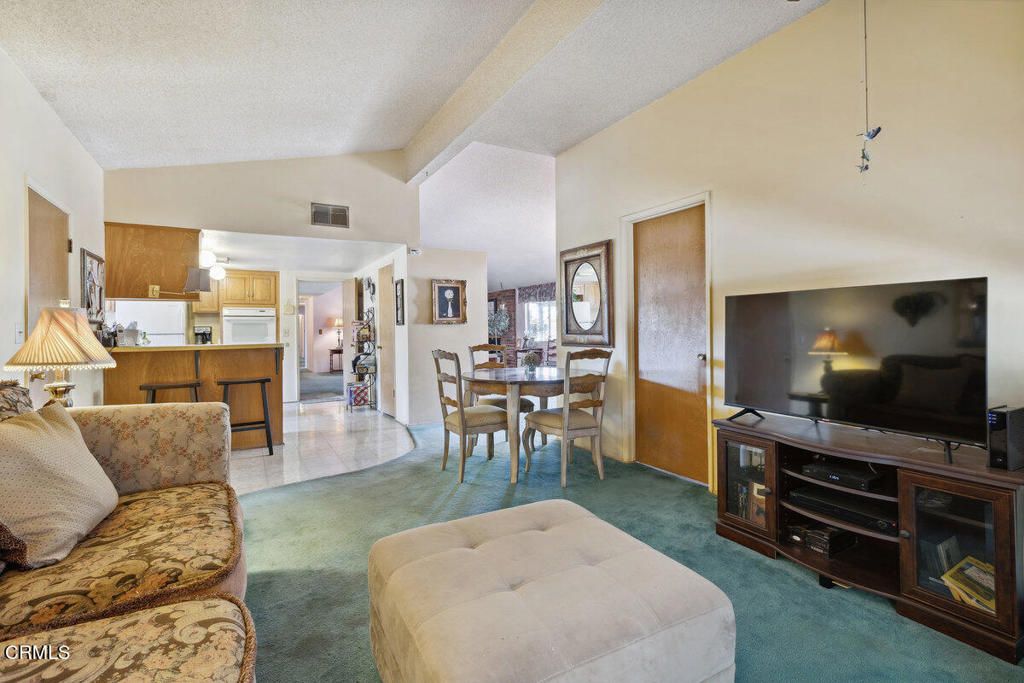 Image 11 of property listing at 1363 Sterling Drive, Thousand Oaks, CA 91360