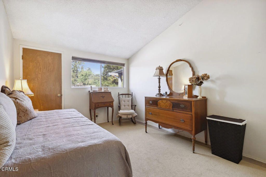 Image 15 of property listing at 1363 Sterling Drive, Thousand Oaks, CA 91360