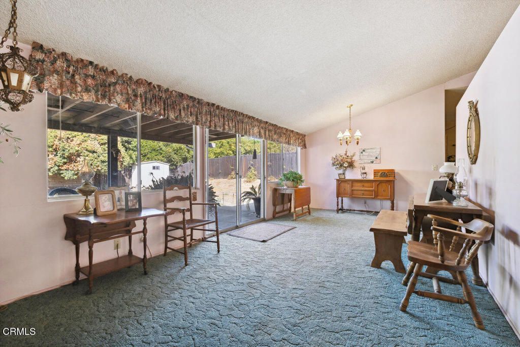 Image 5 of property listing at 1363 Sterling Drive, Thousand Oaks, CA 91360