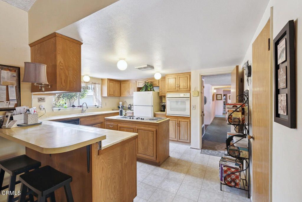 Image 8 of property listing at 1363 Sterling Drive, Thousand Oaks, CA 91360