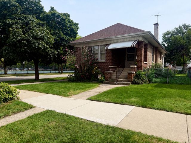 5057 N Keeler Avenue, Chicago, IL 60630