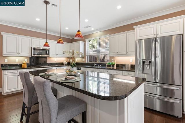 217 Mantle, Irvine, CA 92618