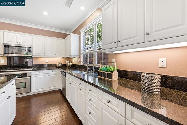 217 Mantle, Irvine, CA 92618