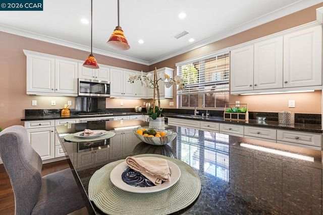 217 Mantle, Irvine, CA 92618