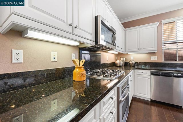 217 Mantle, Irvine, CA 92618