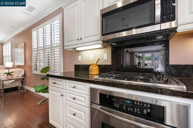 217 Mantle, Irvine, CA 92618