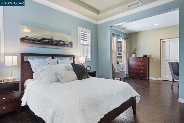 217 Mantle, Irvine, CA 92618