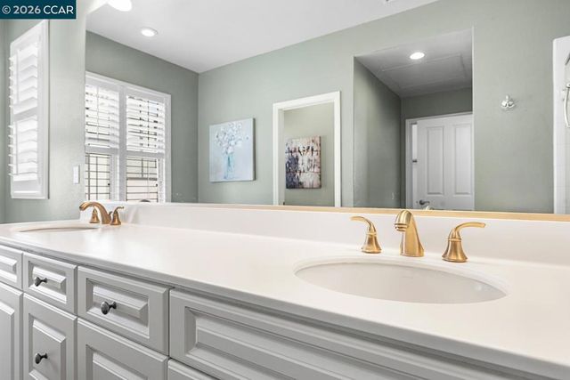 217 Mantle, Irvine, CA 92618